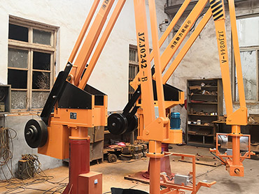 مشتری در تایلند دو مینیپاتور چوبی سفارش داد